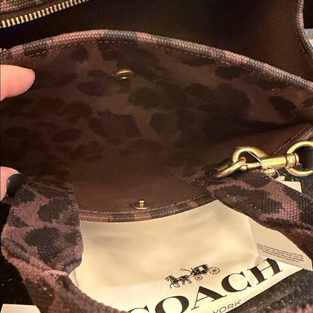 COACH Cargo Tote 26 - Picture 6 of 11